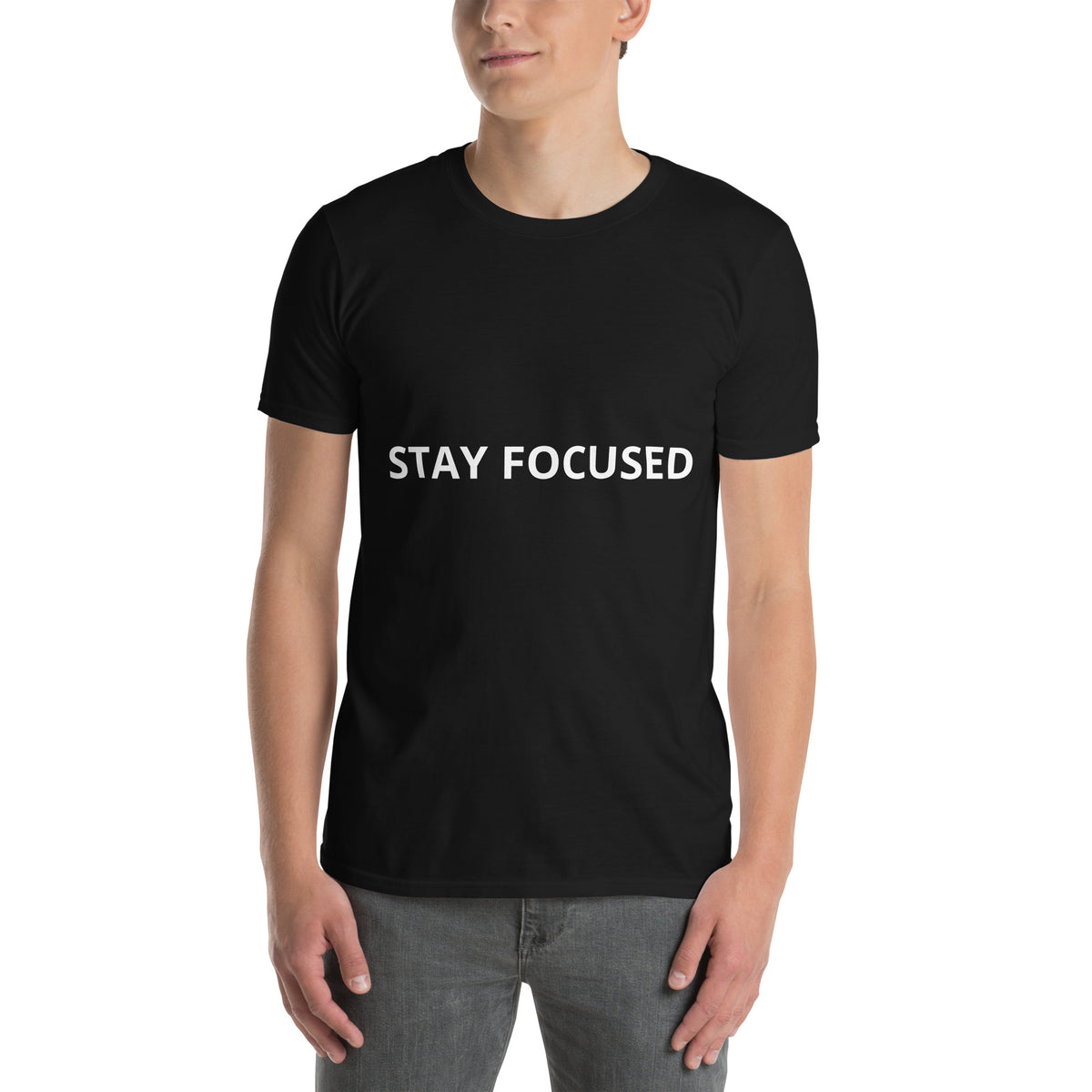 Tricou negru Gildan 64000 cu inprimeu alb Stay Focused ,purtat de model ,vedere din fata 