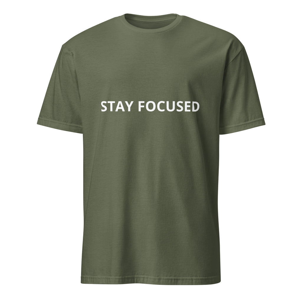 Tricou verde militar Gildan 64000 cu inprimeu alb STAY FOCUSED ,vedere din fata 