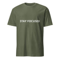 Tricou verde militar Gildan 64000 cu inprimeu alb STAY FOCUSED ,vedere din fata 