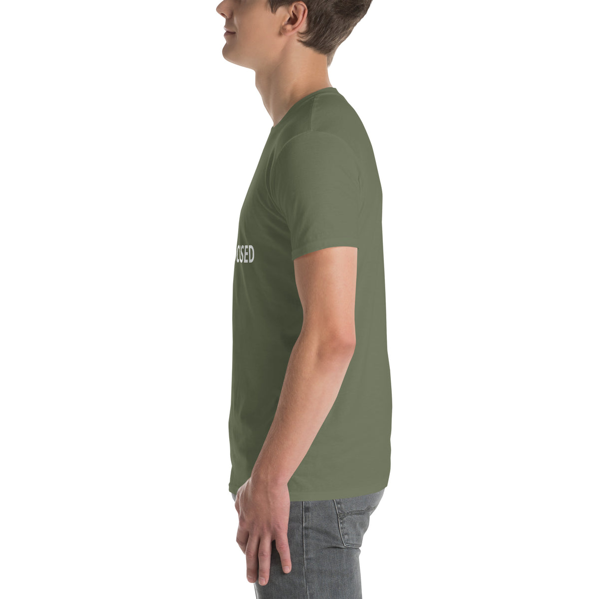 Tricou verde militar  Gildan 64000 purtat de model ,vedere din lateral 