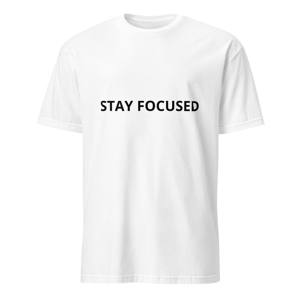 tricou alb  gilgan 64000 cu text negru STAY FOCUSED , cu vede din fata